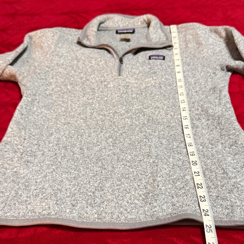 Medium Women’s Patagonia Half Zip Perfect Condition Gray Measurements in Pics 🔥 - Picture 7 of 10